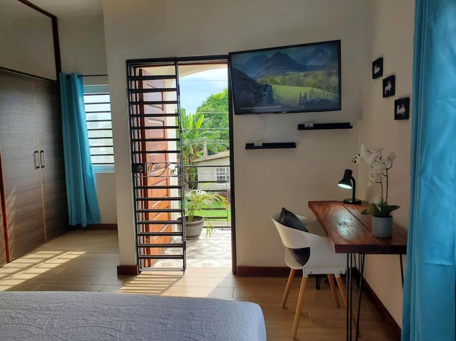 'The Solace' New Luxury Modern 1Bed 1Bath Apt. ポートモア エクステリア 写真