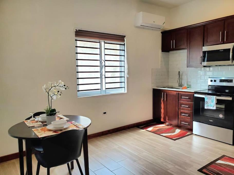 'The Solace' New Luxury Modern 1Bed 1Bath Apt. ポートモア エクステリア 写真