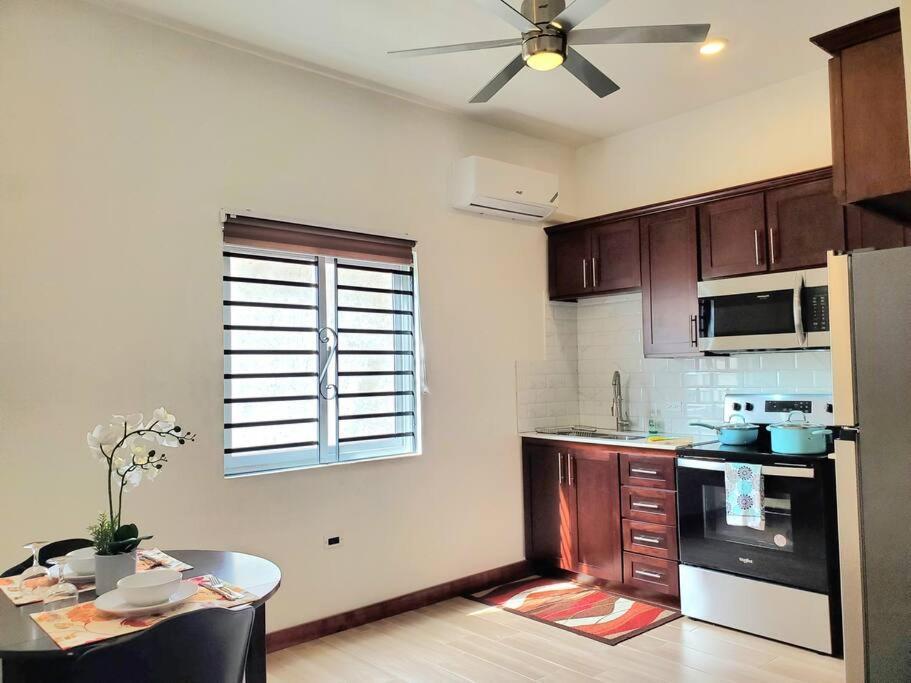 'The Solace' New Luxury Modern 1Bed 1Bath Apt. ポートモア エクステリア 写真