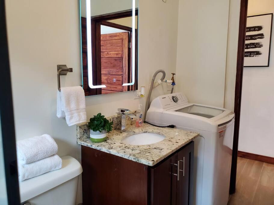 'The Solace' New Luxury Modern 1Bed 1Bath Apt. ポートモア エクステリア 写真