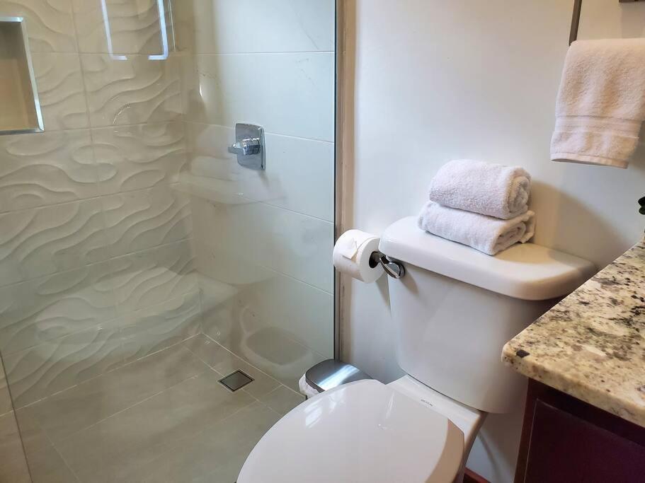 'The Solace' New Luxury Modern 1Bed 1Bath Apt. ポートモア エクステリア 写真