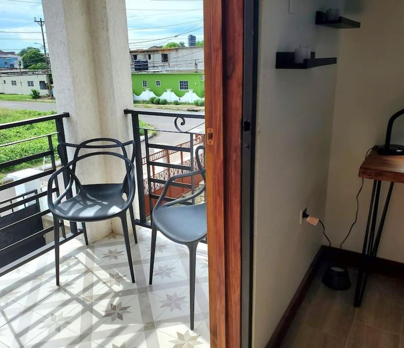 'The Solace' New Luxury Modern 1Bed 1Bath Apt. ポートモア エクステリア 写真